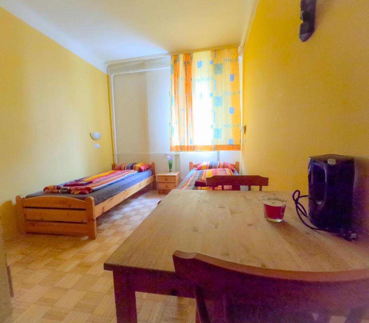 Privatunterkunft Double In Hutteldorfer Strasse Area *