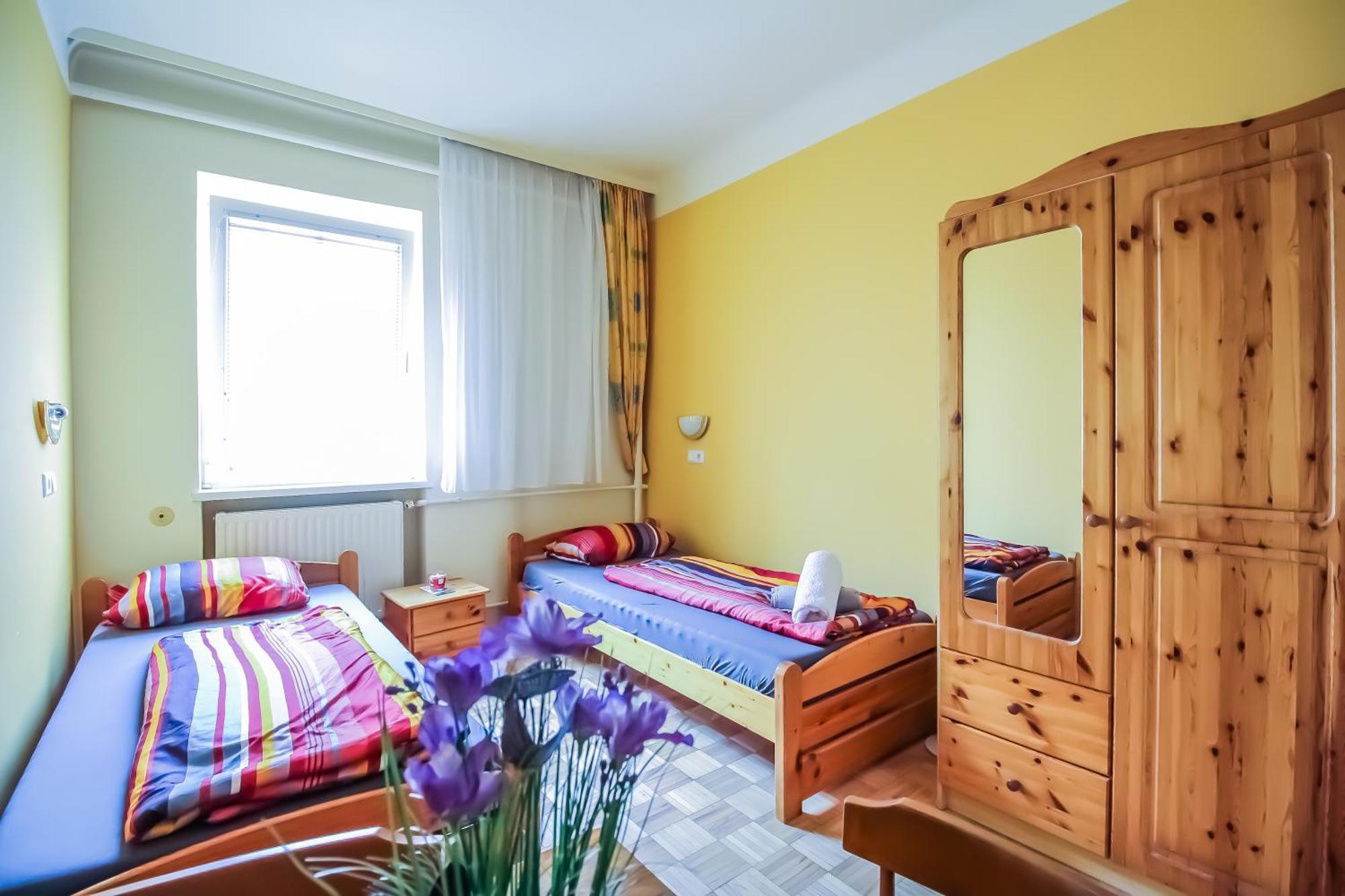 Privatunterkunft Double In Hutteldorfer Strasse Area *
