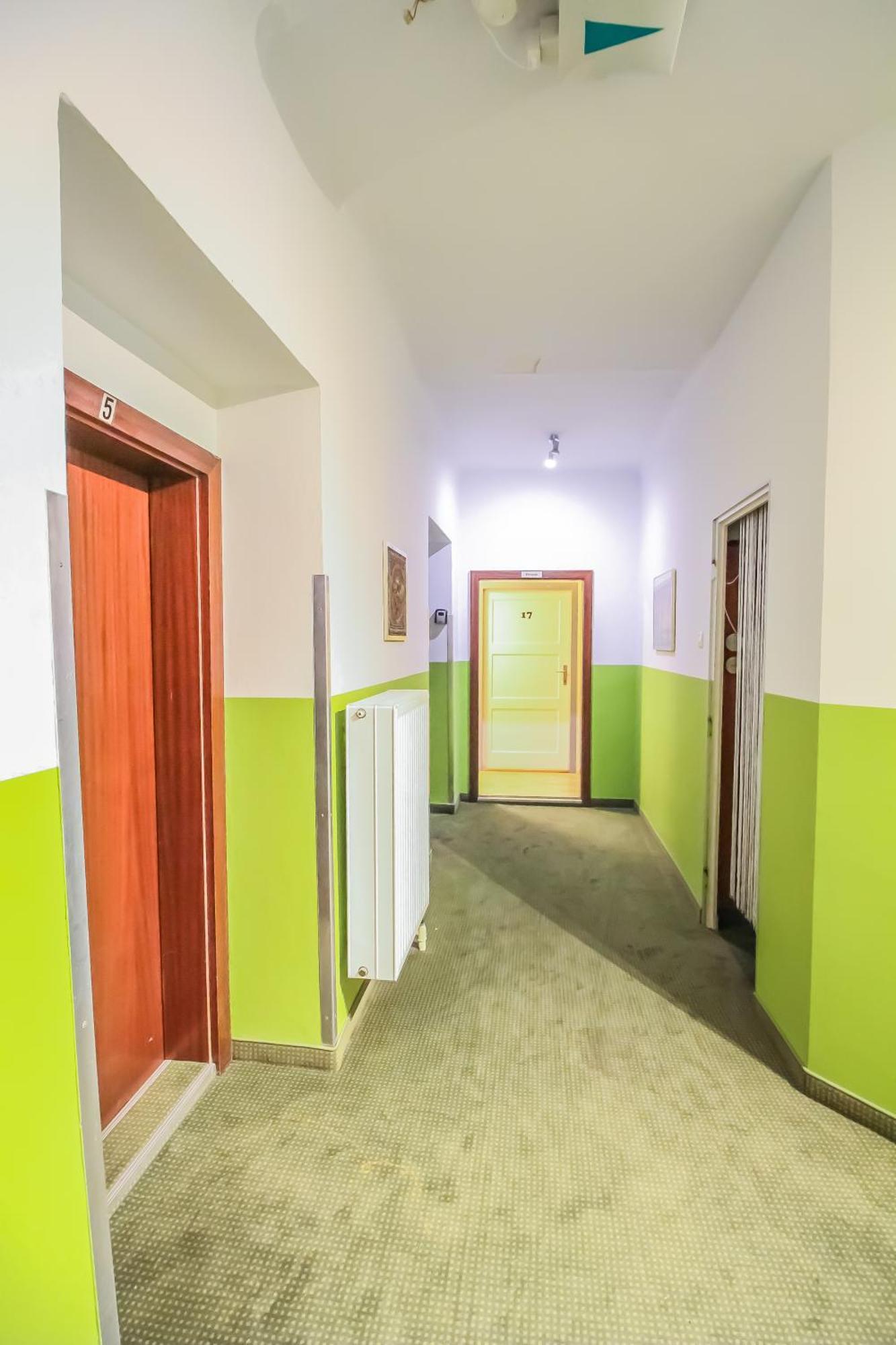 Double In Hutteldorfer Strasse Area Privatunterkunft *